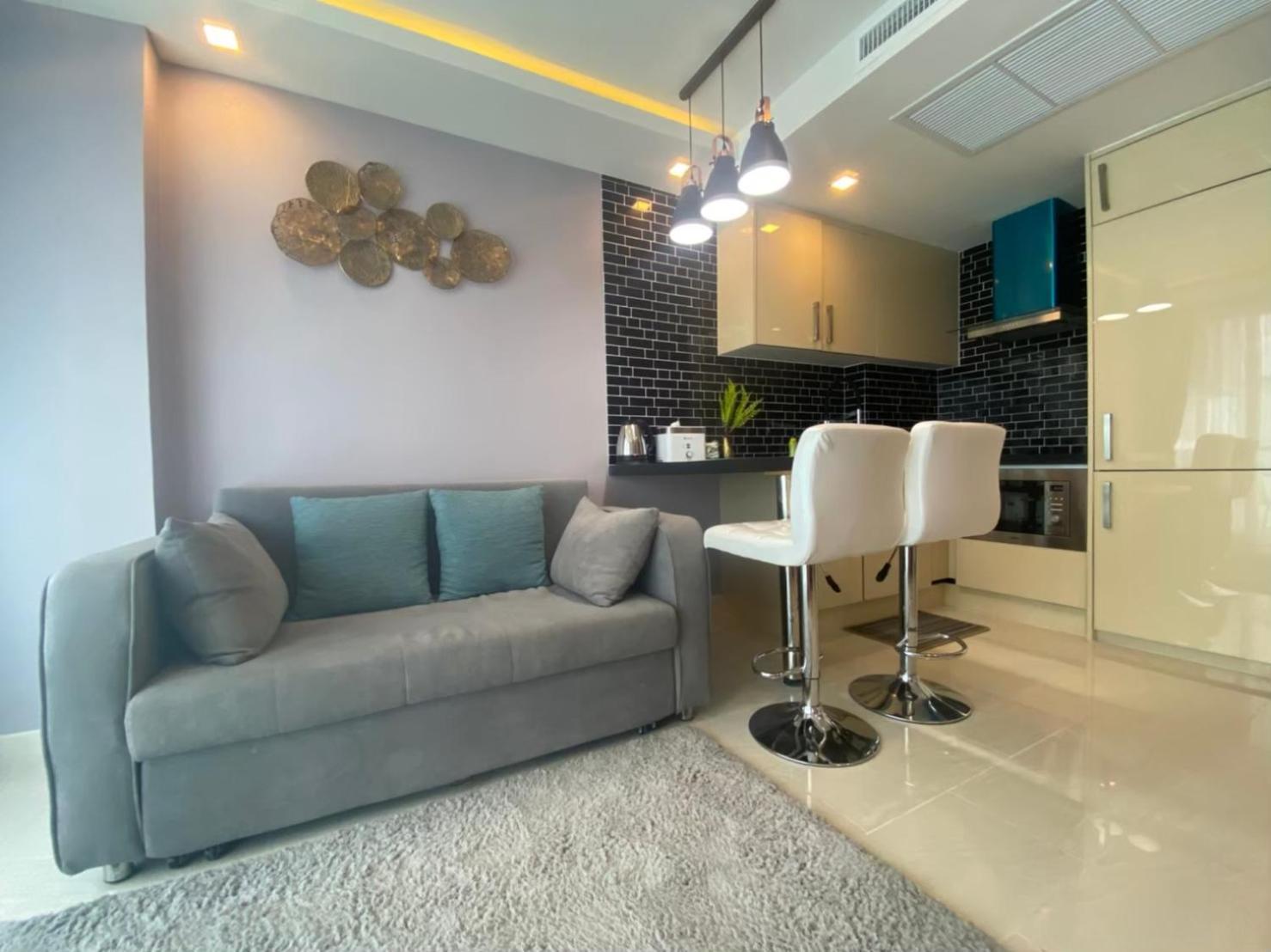 Grand Avenue Suites X Monthstayz Thailand Патая Екстериор снимка