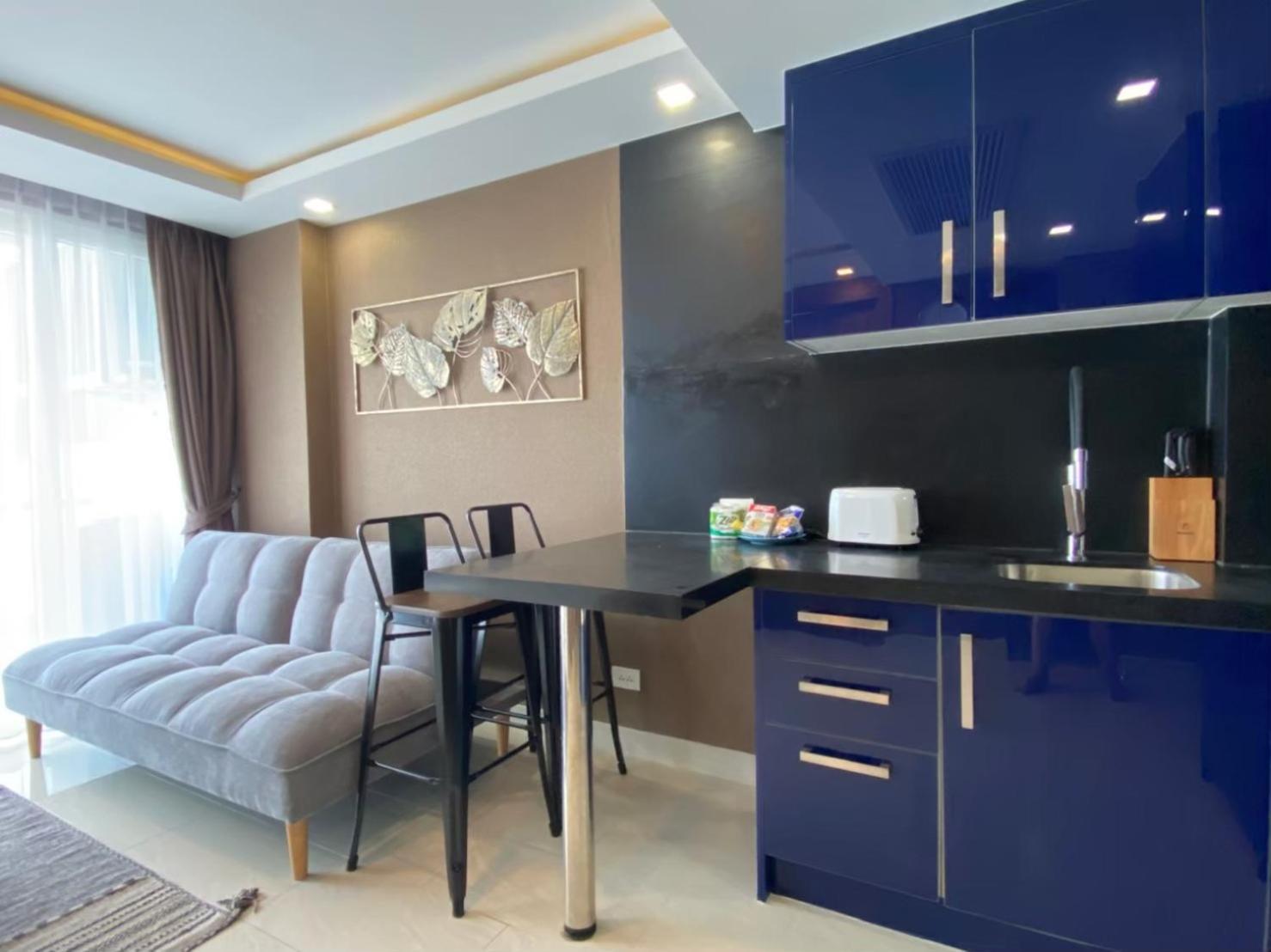 Grand Avenue Suites X Monthstayz Thailand Патая Екстериор снимка