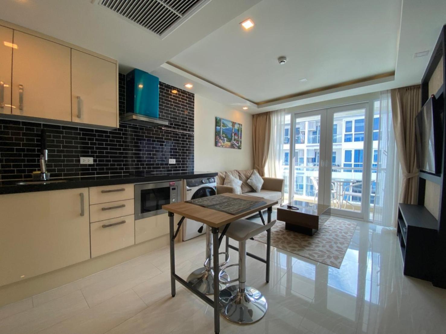Grand Avenue Suites X Monthstayz Thailand Патая Екстериор снимка