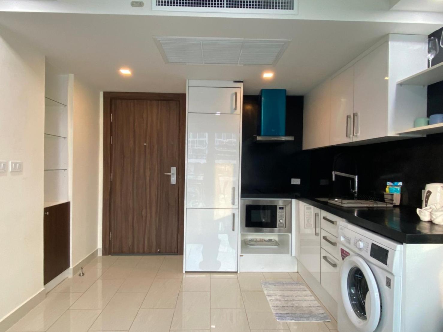 Grand Avenue Suites X Monthstayz Thailand Патая Екстериор снимка